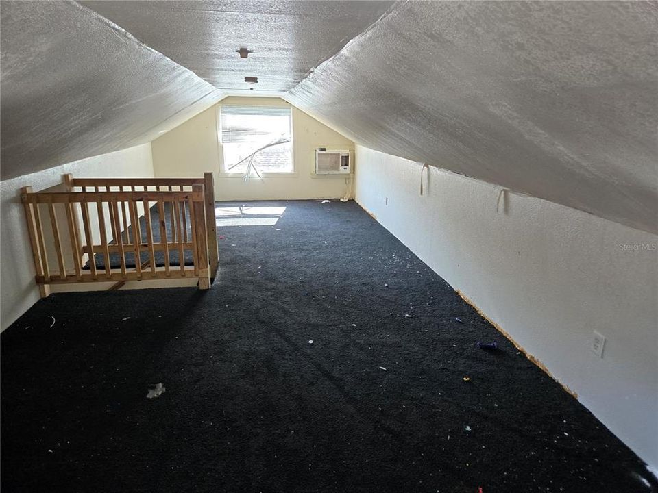 待售: $259,900 (4 贝兹, 2 浴室, 1575 平方英尺)