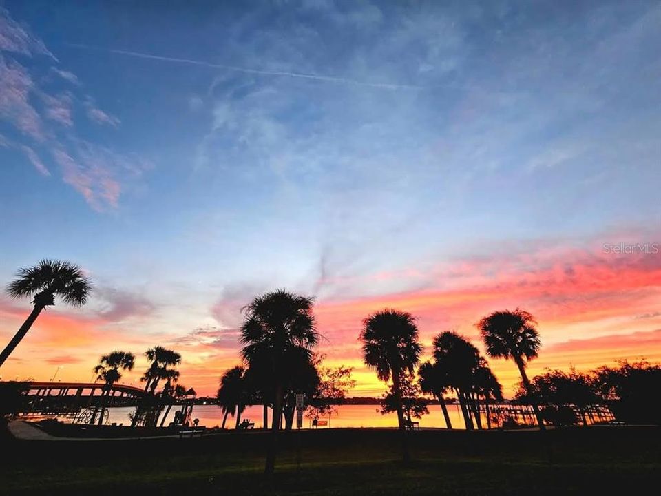 Activo con contrato: $199,999 (3 camas, 1 baños, 922 Pies cuadrados)