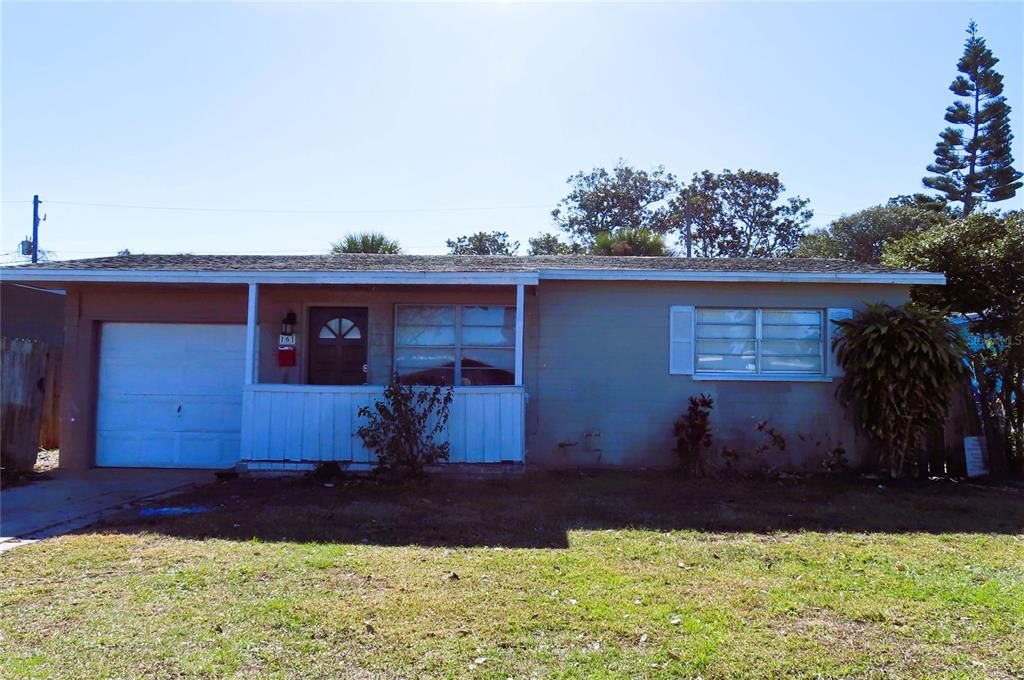 На продажу: $199,999 (3 спален, 1 ванн, 922 Квадратных фут)