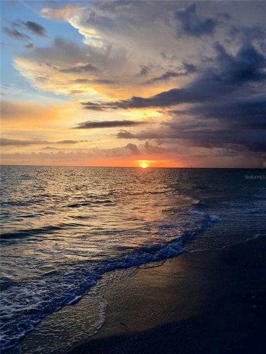 На продажу: $995,000 (4 спален, 2 ванн, 2180 Квадратных фут)