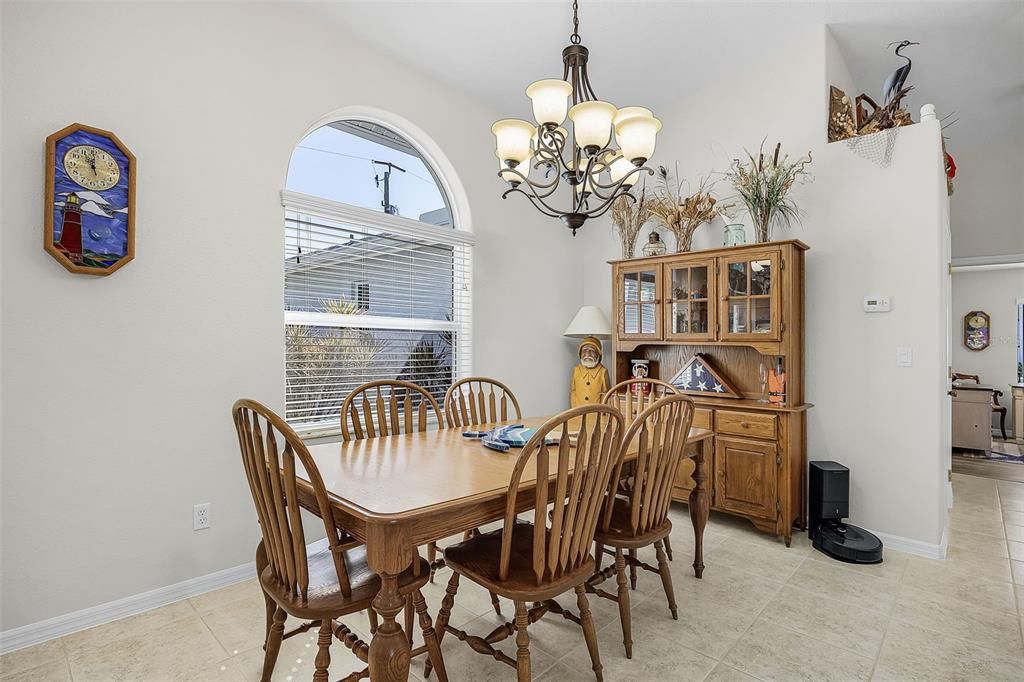 На продажу: $995,000 (4 спален, 2 ванн, 2180 Квадратных фут)