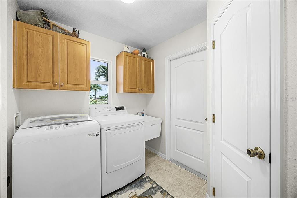 На продажу: $995,000 (4 спален, 2 ванн, 2180 Квадратных фут)