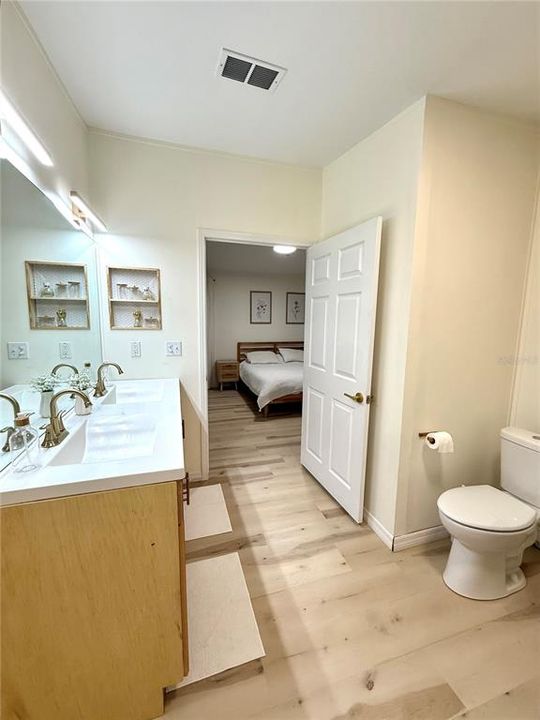 For Sale: $350,000 (3 beds, 2 baths, 1200 Square Feet)