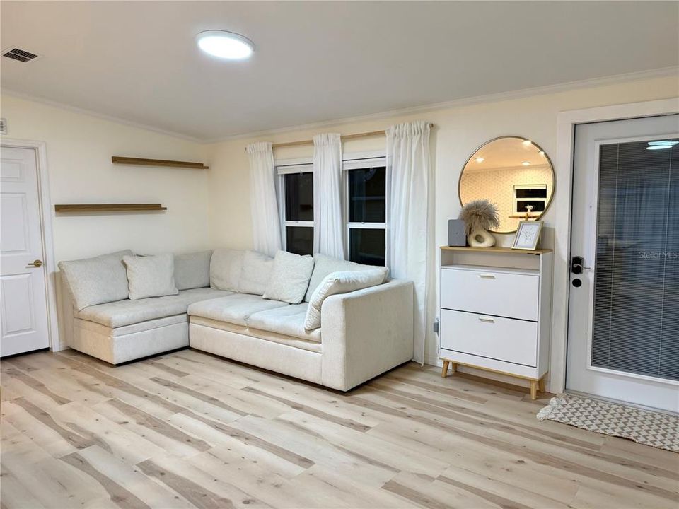 For Sale: $350,000 (3 beds, 2 baths, 1200 Square Feet)