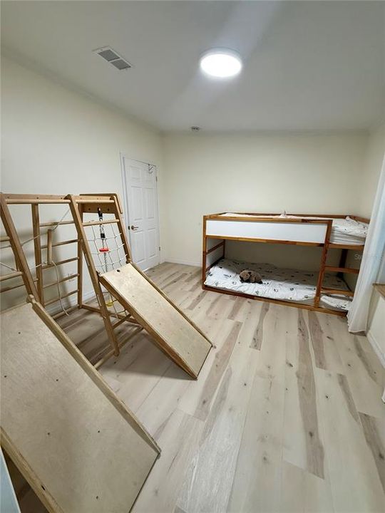 For Sale: $350,000 (3 beds, 2 baths, 1200 Square Feet)