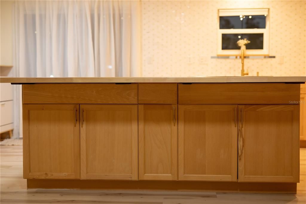 For Sale: $350,000 (3 beds, 2 baths, 1200 Square Feet)