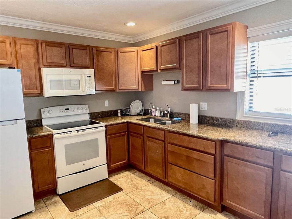 For Rent: $3,800 (2 beds, 2 baths, 1130 Square Feet)