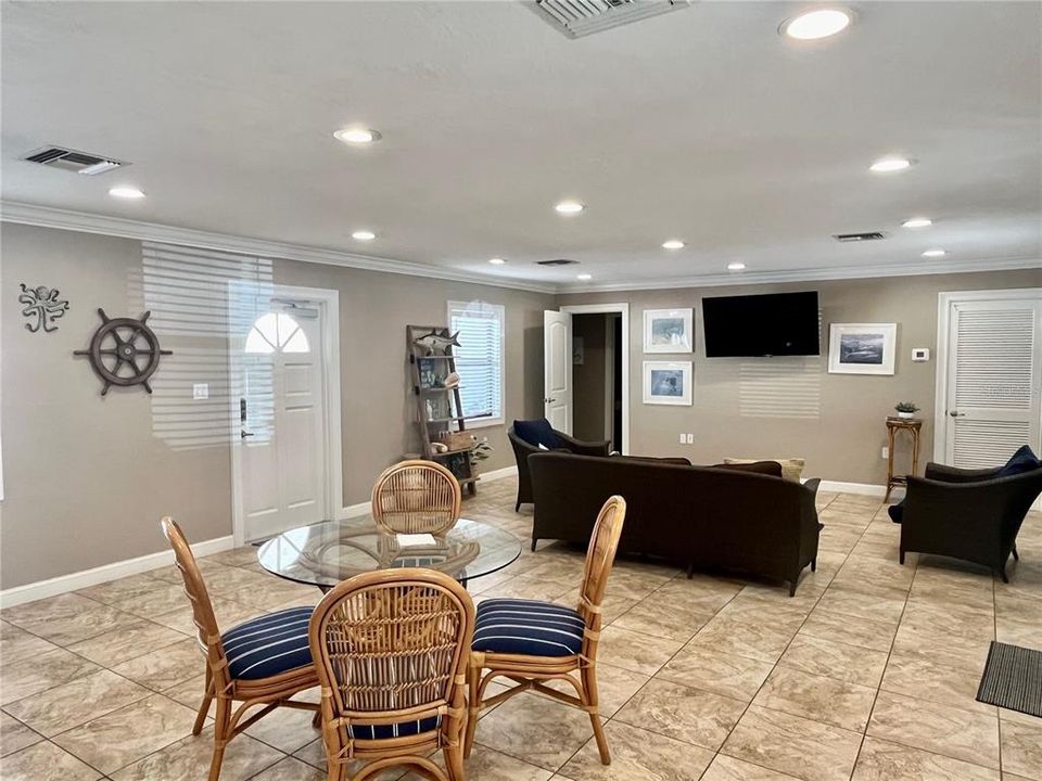 For Rent: $3,800 (2 beds, 2 baths, 1130 Square Feet)