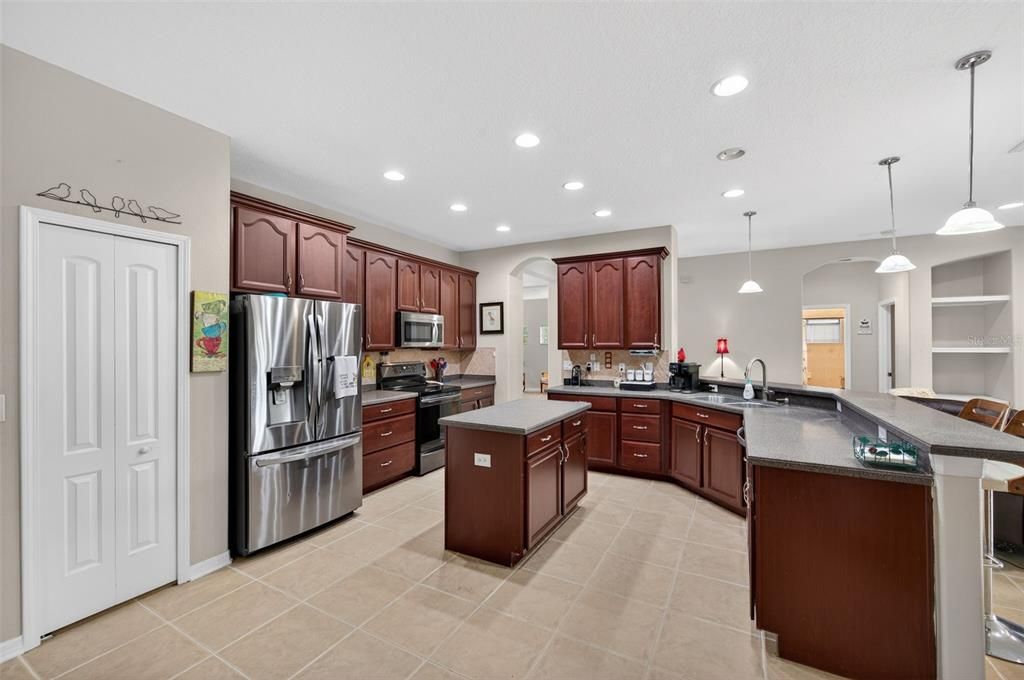 待售: $460,000 (4 贝兹, 3 浴室, 2655 平方英尺)