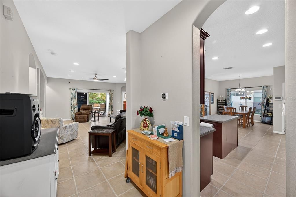 待售: $460,000 (4 贝兹, 3 浴室, 2655 平方英尺)