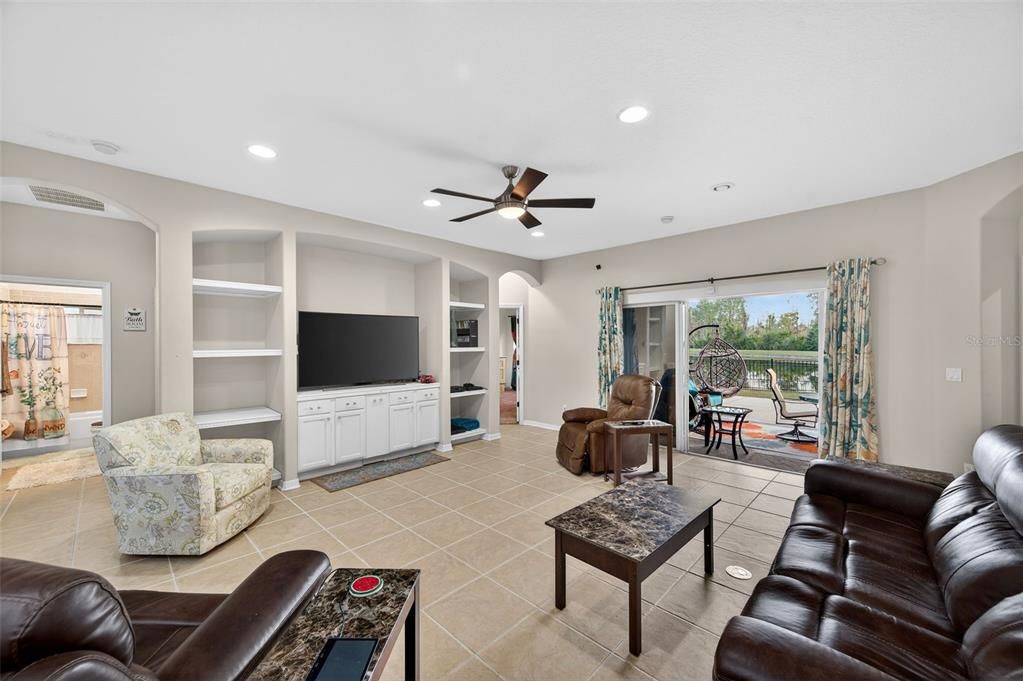 待售: $460,000 (4 贝兹, 3 浴室, 2655 平方英尺)