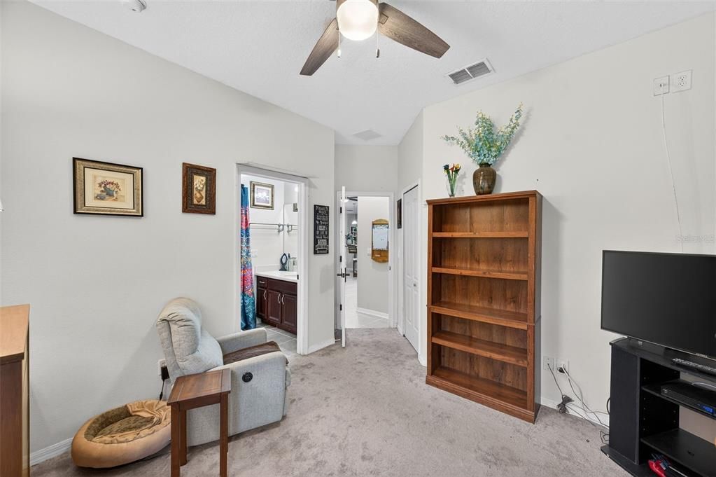 待售: $460,000 (4 贝兹, 3 浴室, 2655 平方英尺)