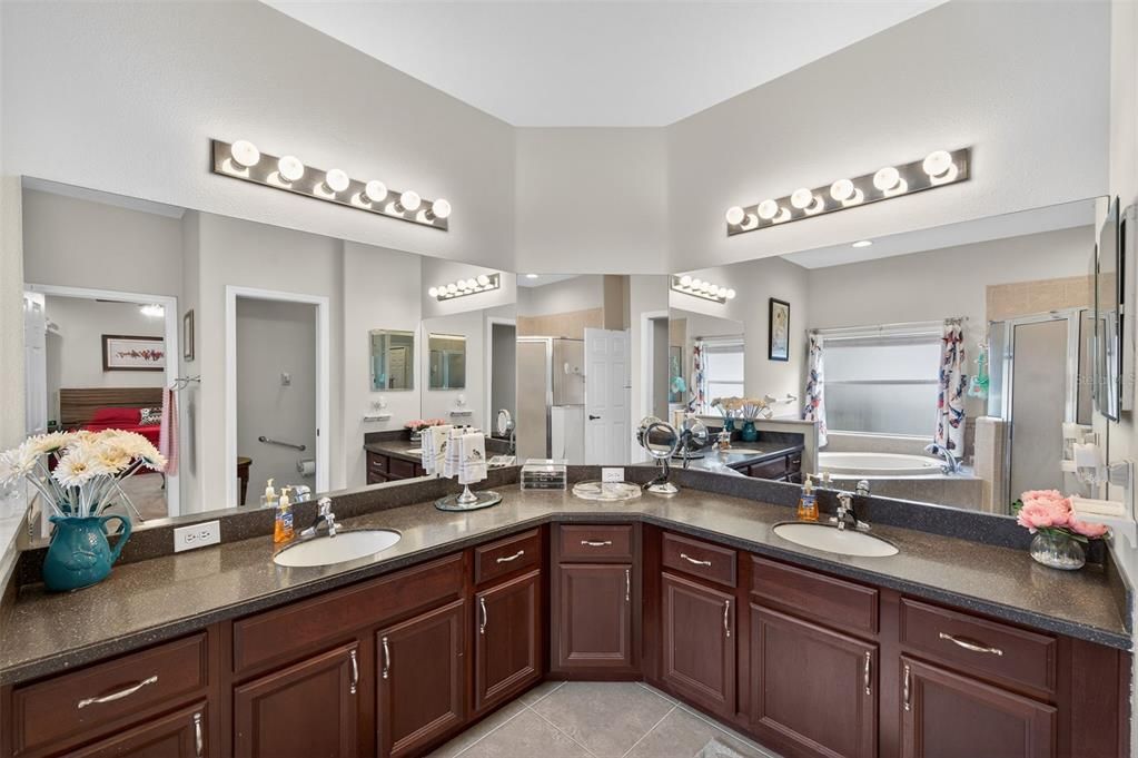 待售: $460,000 (4 贝兹, 3 浴室, 2655 平方英尺)