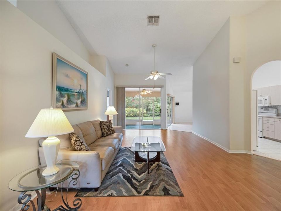 En Venta: $394,500 (3 camas, 2 baños, 1514 Pies cuadrados)