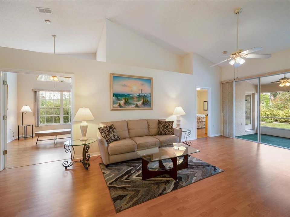 En Venta: $394,500 (3 camas, 2 baños, 1514 Pies cuadrados)