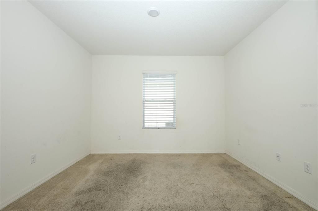 На продажу: $300,000 (4 спален, 2 ванн, 1846 Квадратных фут)