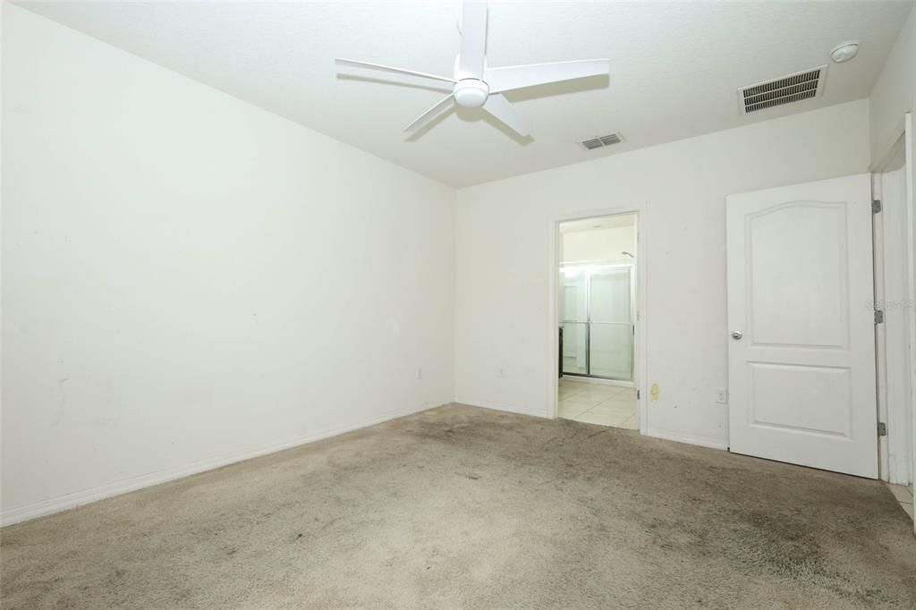 На продажу: $300,000 (4 спален, 2 ванн, 1846 Квадратных фут)