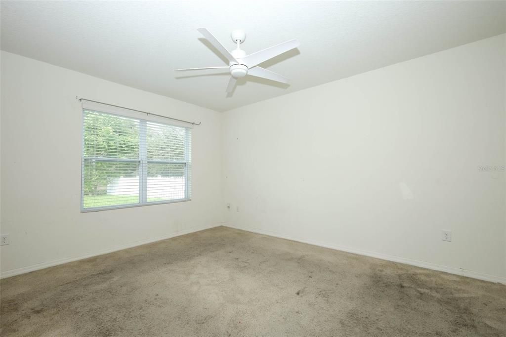 На продажу: $300,000 (4 спален, 2 ванн, 1846 Квадратных фут)