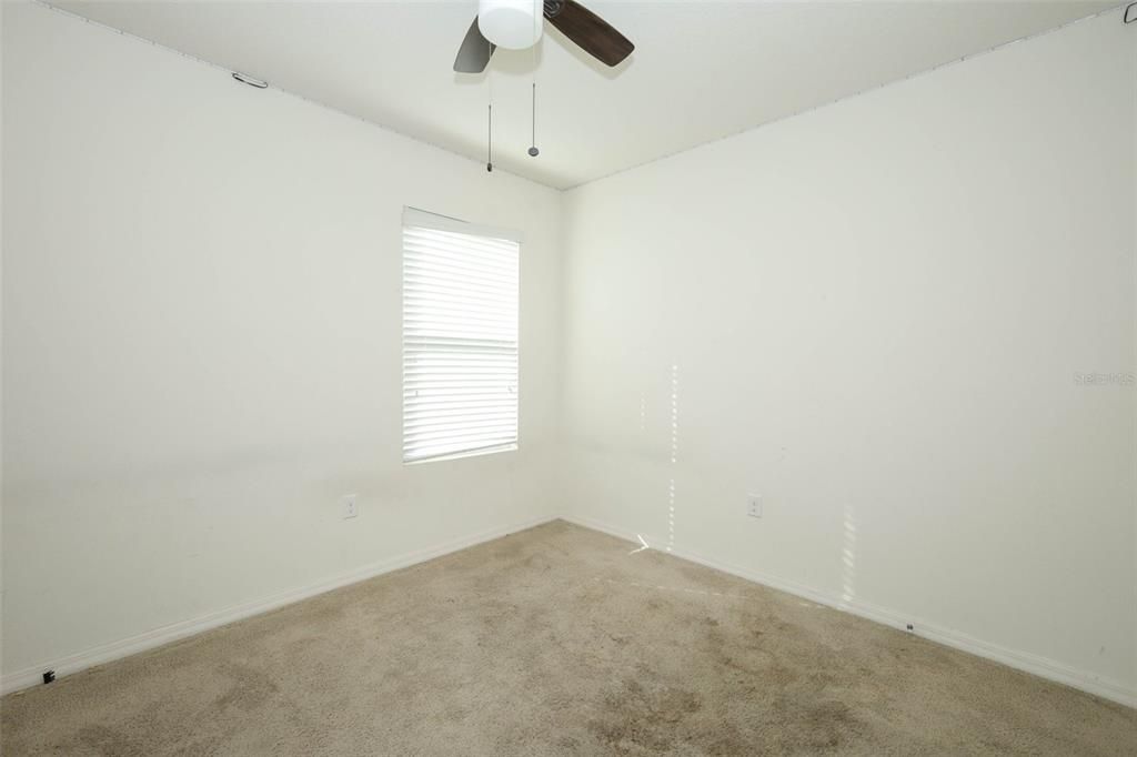 На продажу: $300,000 (4 спален, 2 ванн, 1846 Квадратных фут)