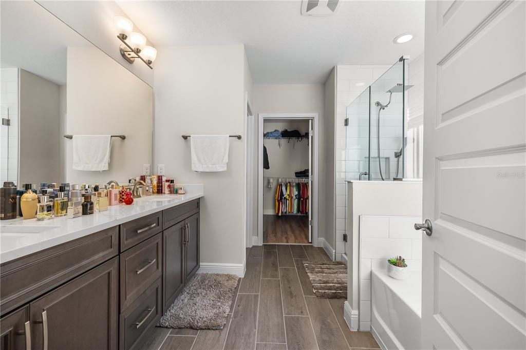 待售: $789,990 (4 贝兹, 3 浴室, 2924 平方英尺)