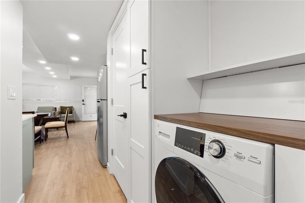 For Rent: $2,300 (1 beds, 1 baths, 700 Square Feet)