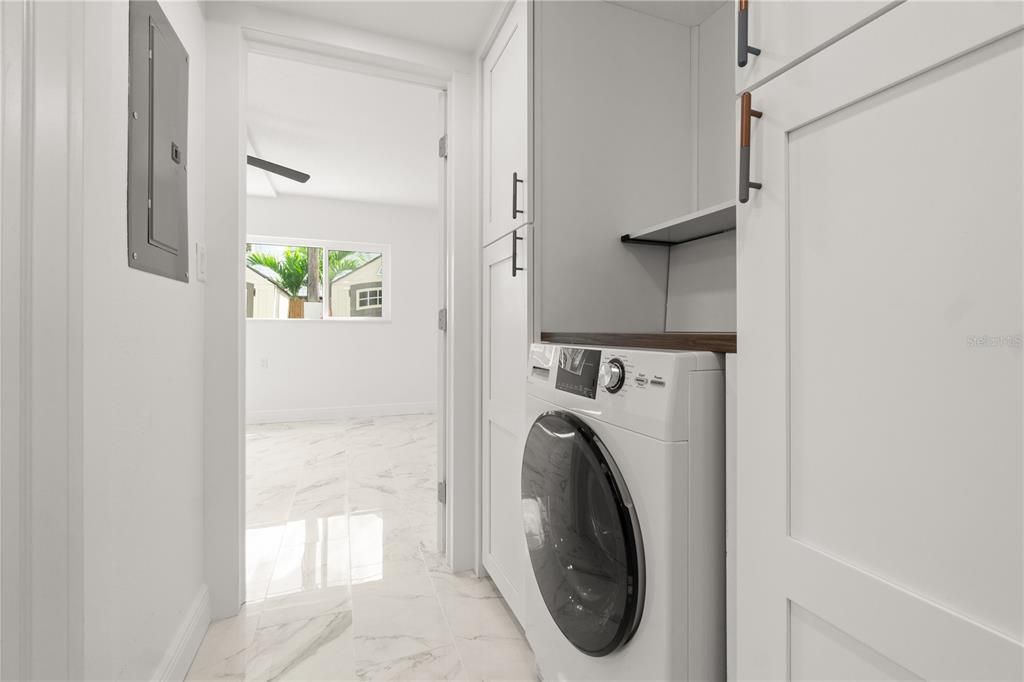 For Rent: $2,300 (1 beds, 1 baths, 700 Square Feet)