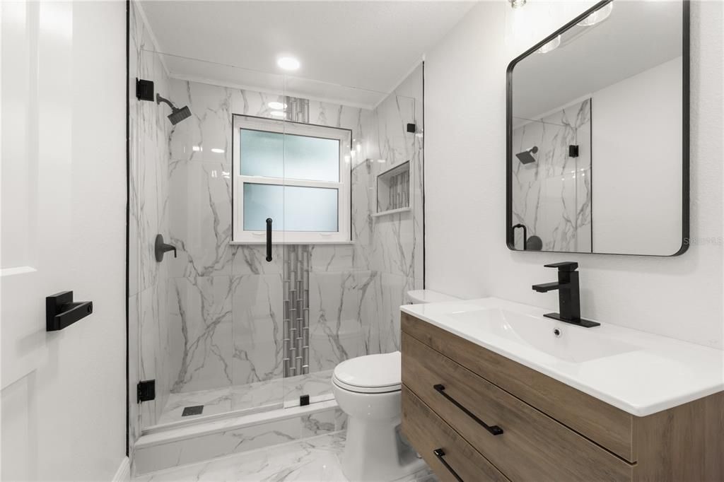 For Rent: $2,300 (1 beds, 1 baths, 700 Square Feet)