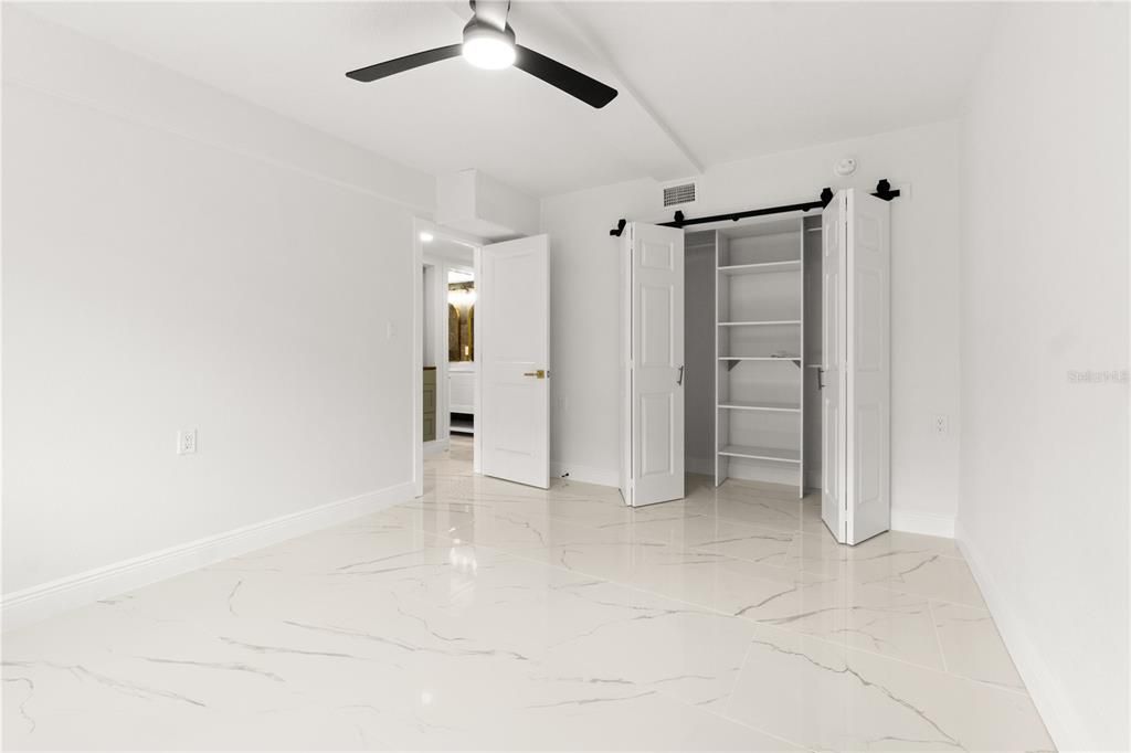 For Rent: $2,300 (1 beds, 1 baths, 700 Square Feet)