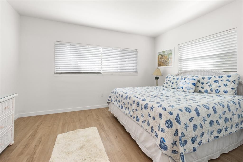 For Rent: $2,300 (1 beds, 1 baths, 700 Square Feet)