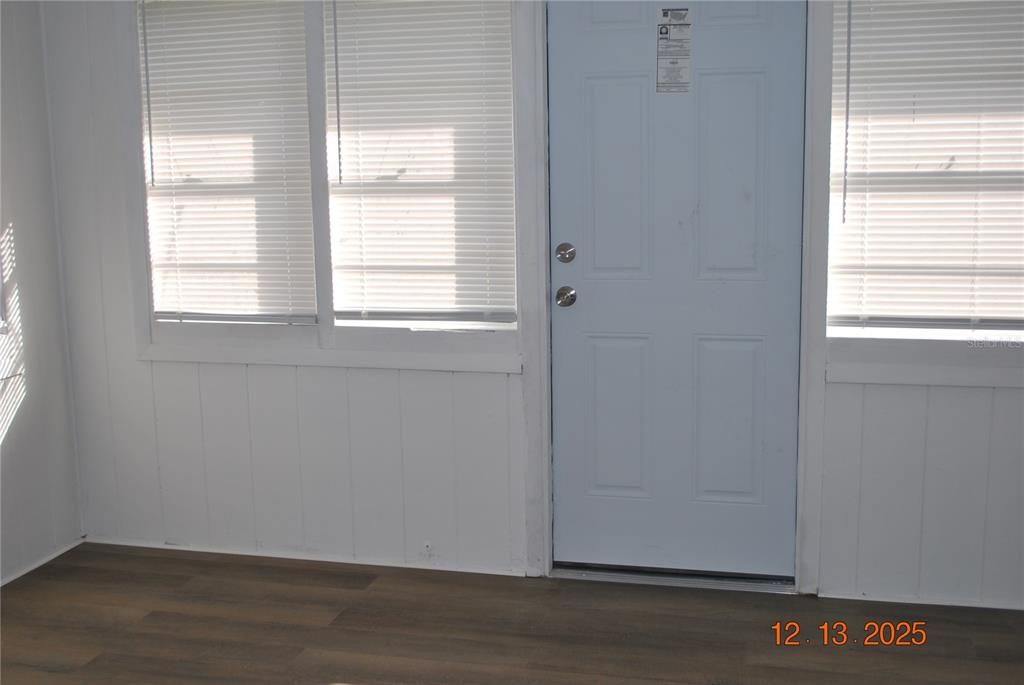 For Rent: $1,295 (2 beds, 1 baths, 1886 Square Feet)