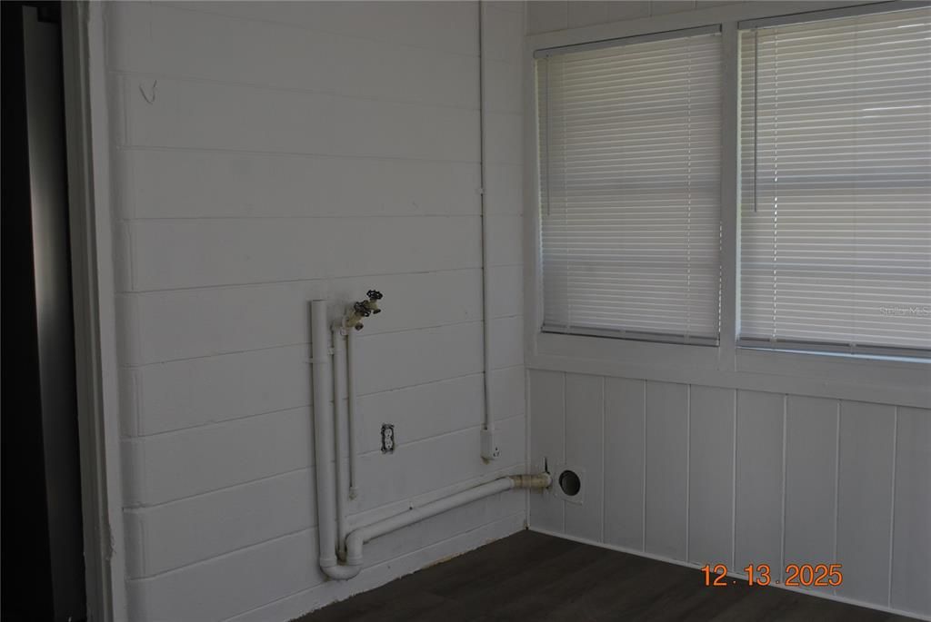 For Rent: $1,295 (2 beds, 1 baths, 1886 Square Feet)