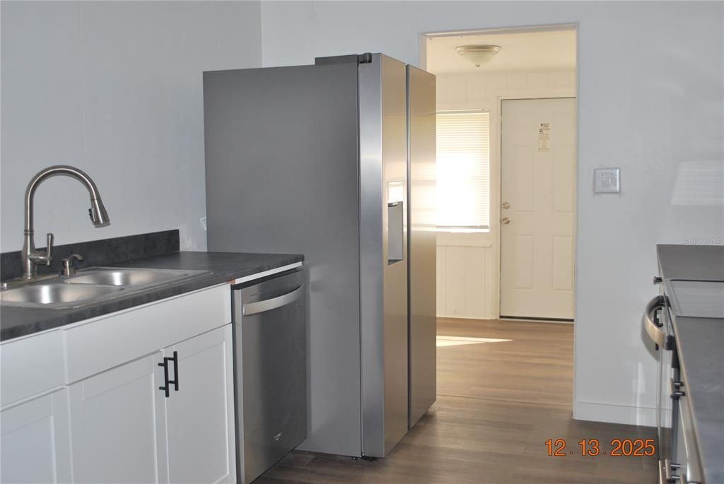 For Rent: $1,295 (2 beds, 1 baths, 1886 Square Feet)