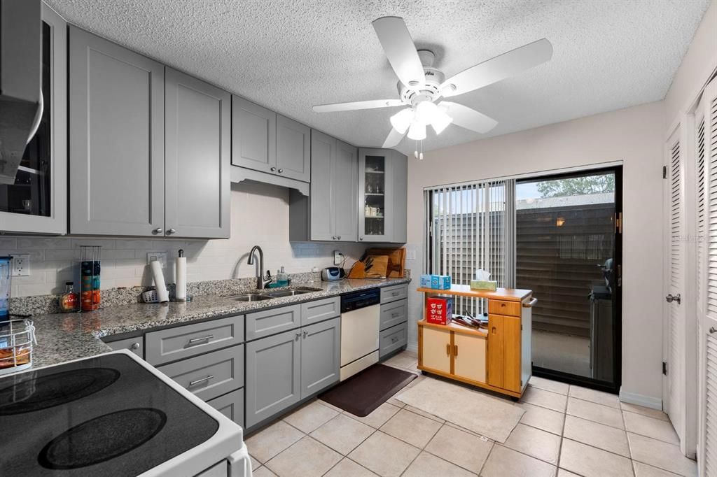 En Venta: $167,900 (2 camas, 2 baños, 1144 Pies cuadrados)