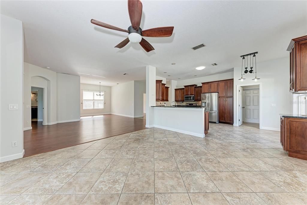 На продажу: $685,000 (3 спален, 2 ванн, 2284 Квадратных фут)