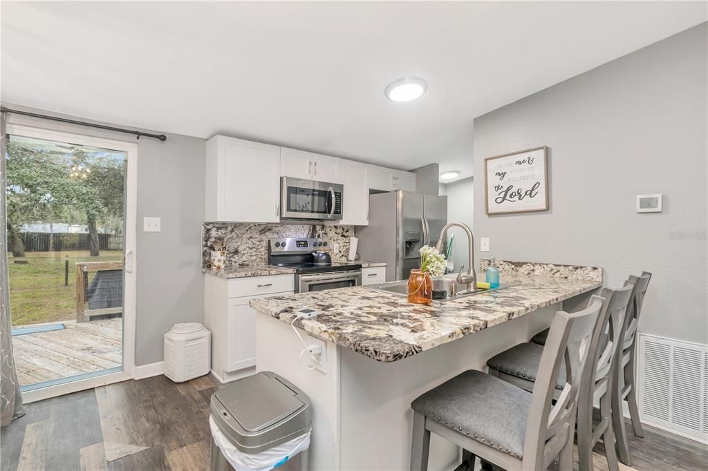 На продажу: $269,000 (2 спален, 2 ванн, 960 Квадратных фут)