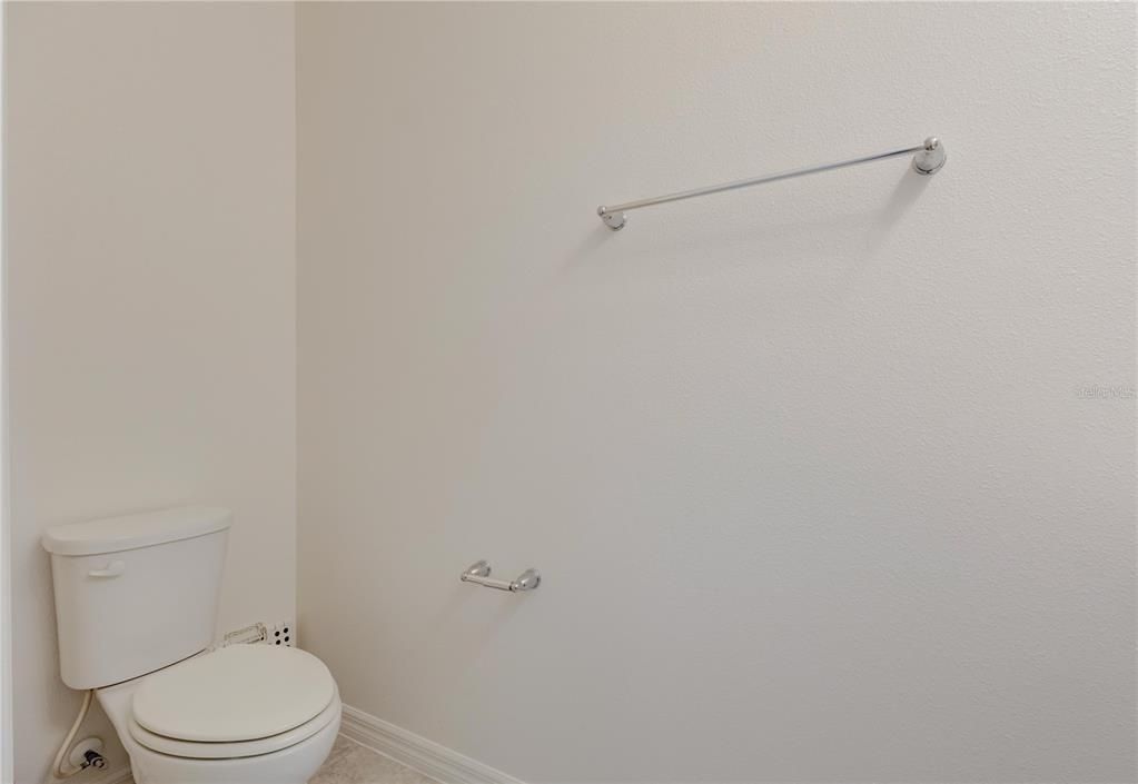 For Rent: $2,600 (4 beds, 2 baths, 1965 Square Feet)