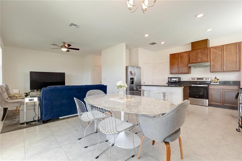 For Rent: $2,600 (4 beds, 2 baths, 1965 Square Feet)