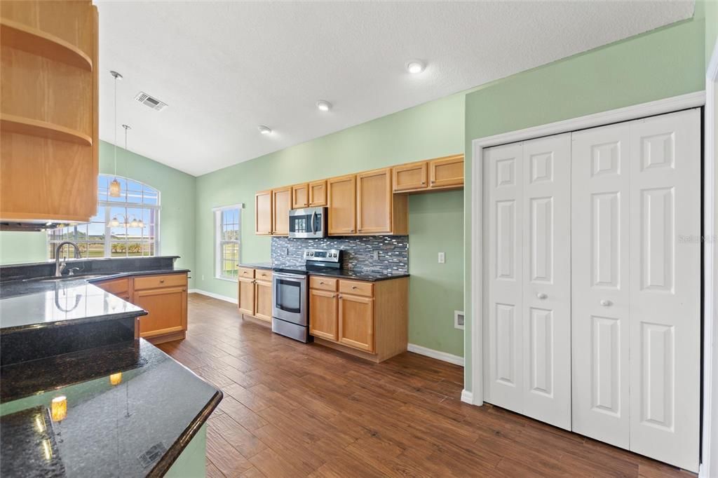 待售: $349,000 (3 贝兹, 2 浴室, 1816 平方英尺)