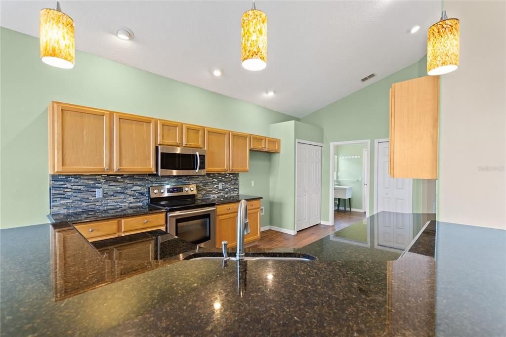 待售: $349,000 (3 贝兹, 2 浴室, 1816 平方英尺)