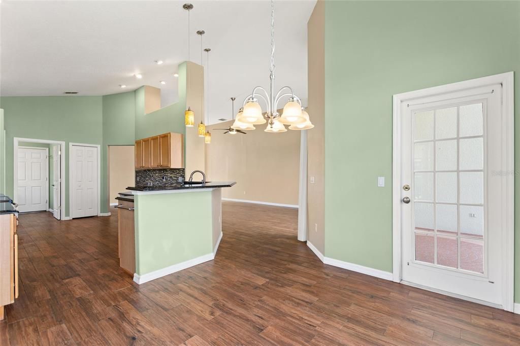 待售: $349,000 (3 贝兹, 2 浴室, 1816 平方英尺)