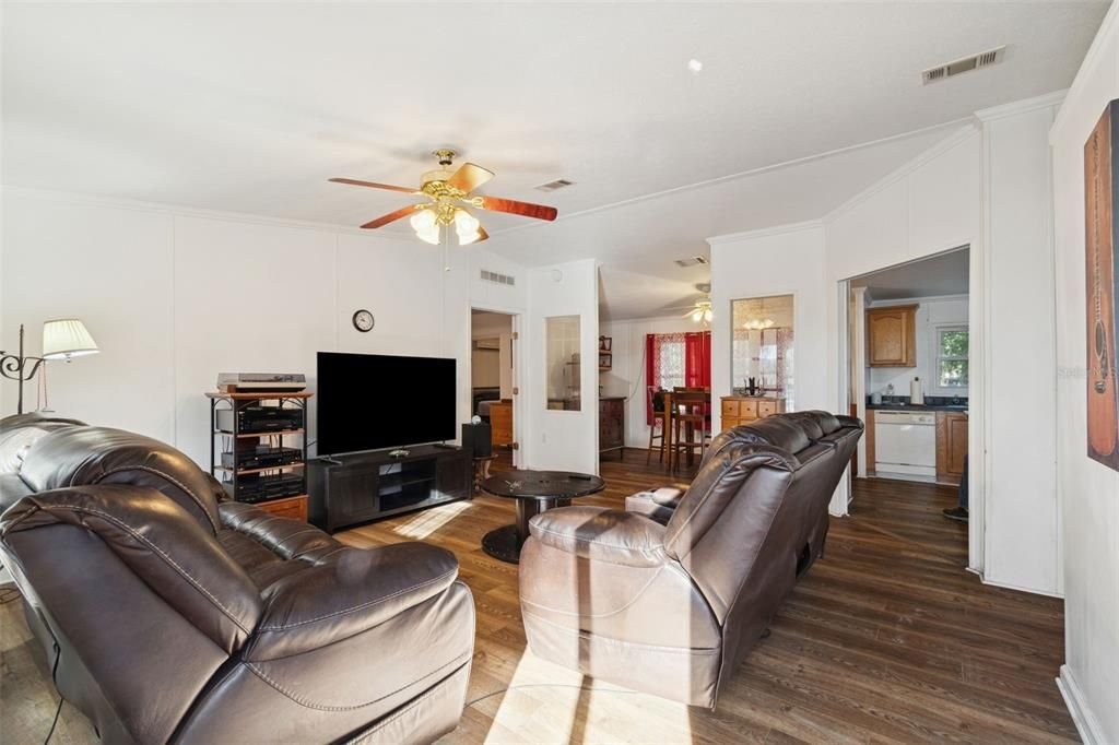 En Venta: $199,999 (3 camas, 2 baños, 1620 Pies cuadrados)