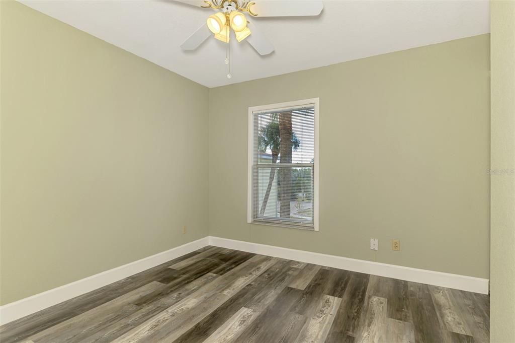 待售: $190,000 (2 贝兹, 2 浴室, 1078 平方英尺)