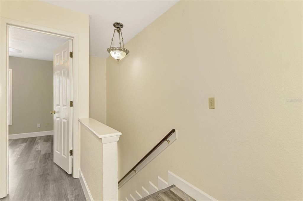 待售: $190,000 (2 贝兹, 2 浴室, 1078 平方英尺)