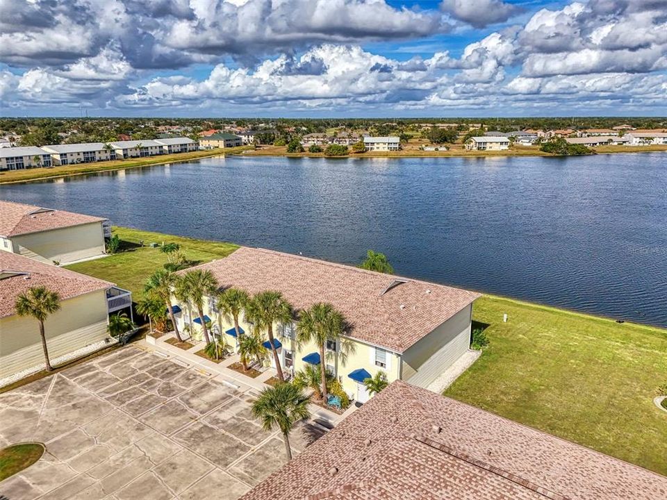 待售: $190,000 (2 贝兹, 2 浴室, 1078 平方英尺)