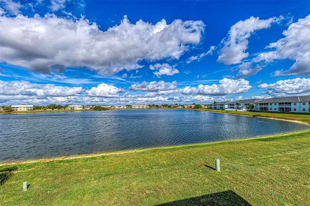 待售: $190,000 (2 贝兹, 2 浴室, 1078 平方英尺)