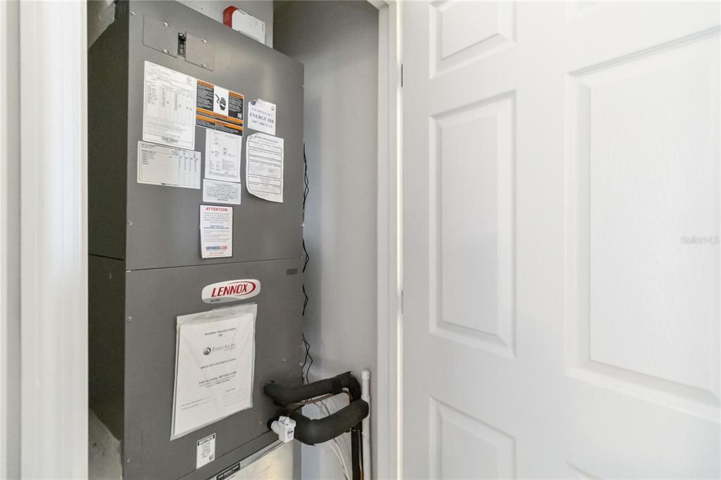 For Sale: $430,000 (4 beds, 3 baths, 2128 Square Feet)