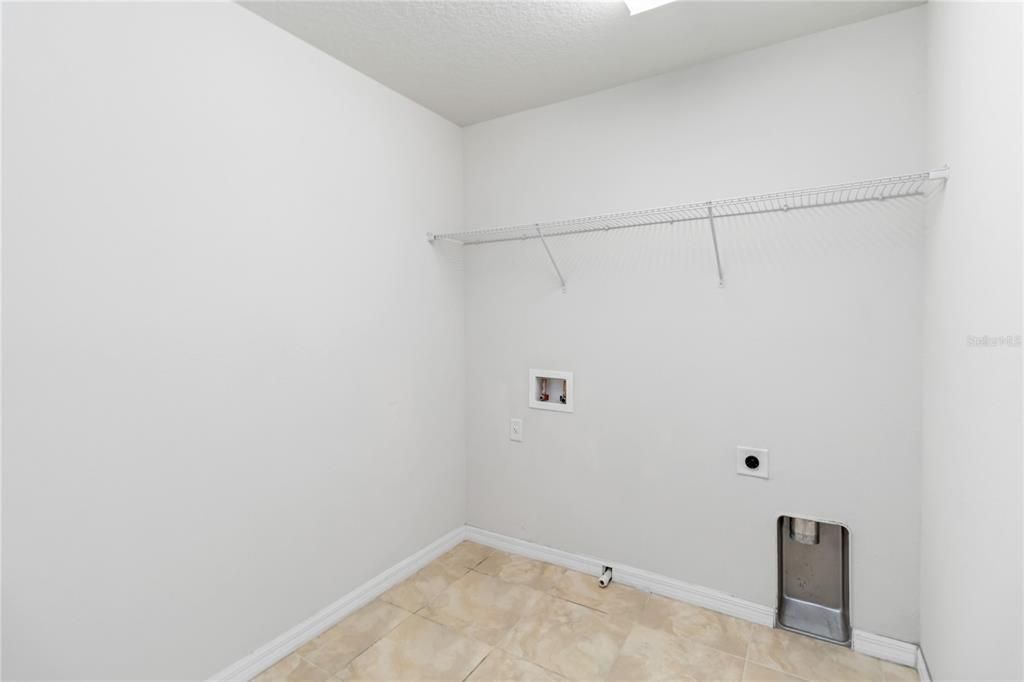 For Sale: $430,000 (4 beds, 3 baths, 2128 Square Feet)