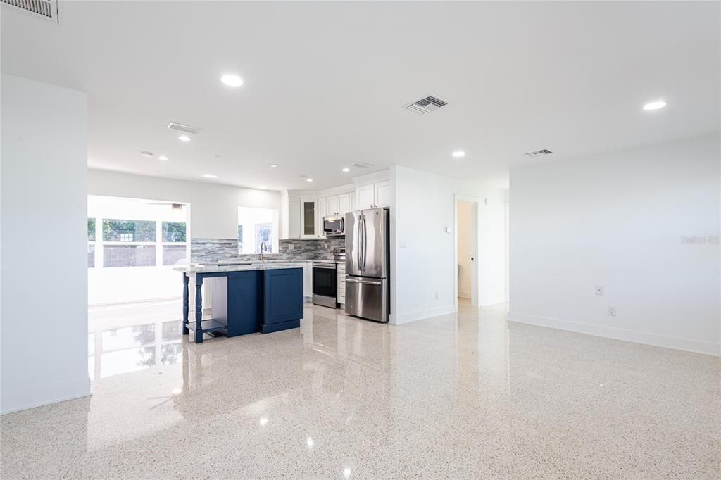 出租: $4,990 (3 贝兹, 2 浴室, 1224 平方英尺)