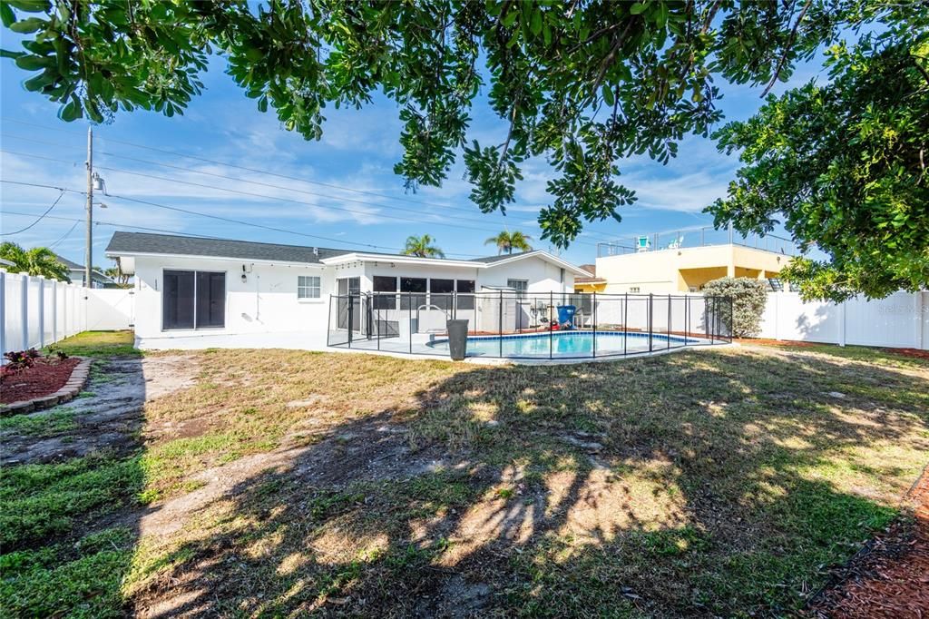 出租: $4,990 (3 贝兹, 2 浴室, 1224 平方英尺)