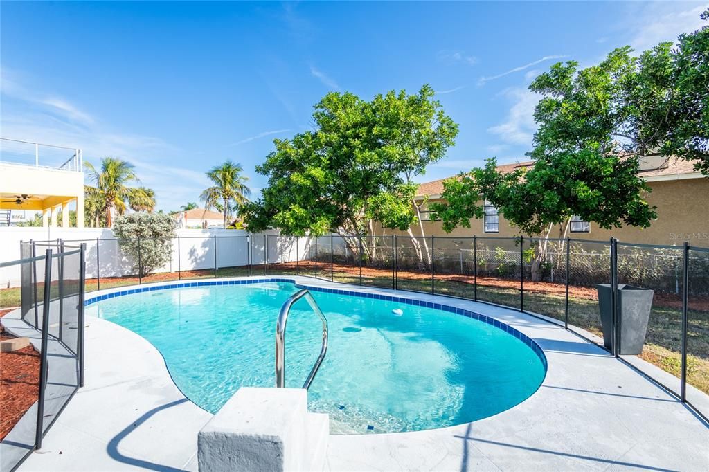 出租: $4,990 (3 贝兹, 2 浴室, 1224 平方英尺)